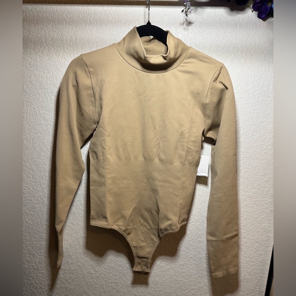 Fitted Long Sleeve Bodysuit - Picture 4 of 8